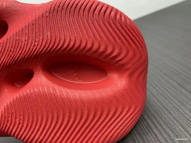 Adidas CW3355 Foam Yeezy Red 0703